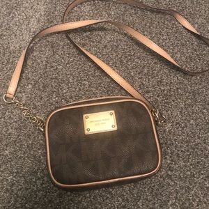 Michale Kors crossbody bag